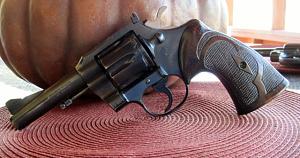 Colt Trooper 38 1956 (640x336) (2).jpg