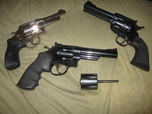 Click image for larger version. 

Name:	Pistols 002.jpg 
Views:	33 
Size:	62.6 KB 
ID:	127066