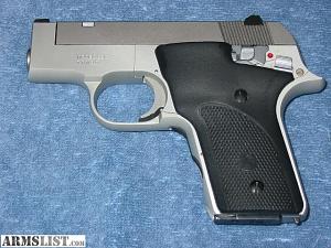 453960_02_s_w_smith_wesson_2213_compact__640.jpg