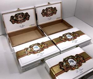 Click image for larger version. 

Name:	Cigar boxes.jpg 
Views:	14 
Size:	62.2 KB 
ID:	320838