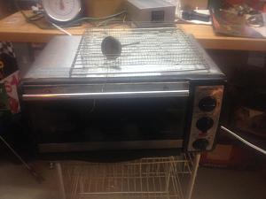 Click image for larger version. 

Name:	Yard Sale Oven.jpeg 
Views:	31 
Size:	42.2 KB 
ID:	292149