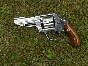 Click image for larger version. 

Name:	S&W 625-8 KB grips.jpg 
Views:	31 
Size:	122.9 KB 
ID:	301419