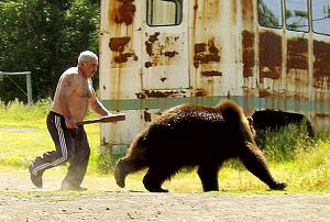 Click image for larger version. 

Name:	chasing_bear with club.jpg 
Views:	44 
Size:	93.5 KB 
ID:	240574